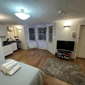 Aparthotel In, Brighton