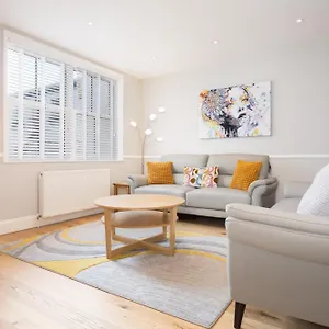 Holiday home Sillwood Mews - With Free Parking, Brighton